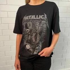 Metallica Guitar Tee -Gift Box Sales 100395 000 005